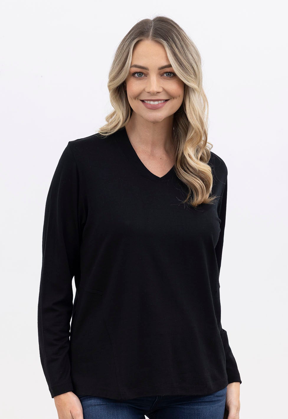 Merino Anna V Neck Black | The Wool Company