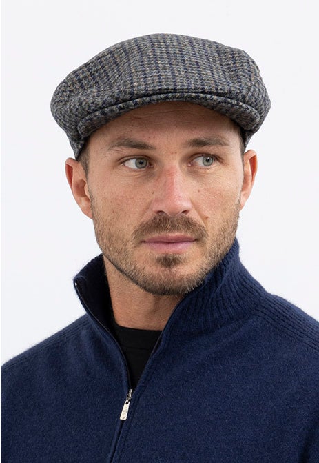 Navy Traditional Check Cheescutter